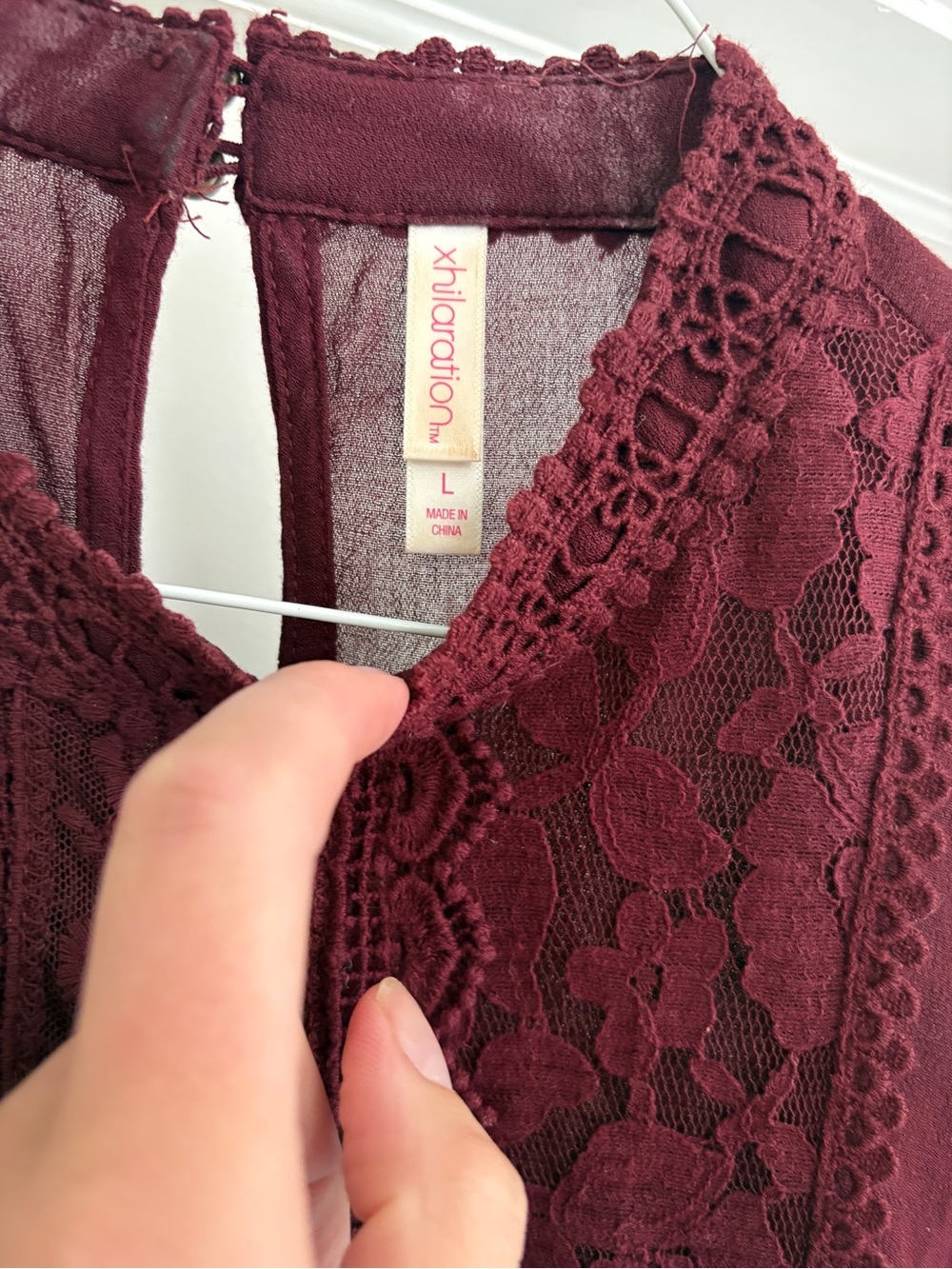 Xhilaration Lace High Neck Burgundy Tank Top Women’s Large Feminine Girly - Picture 2 of 4